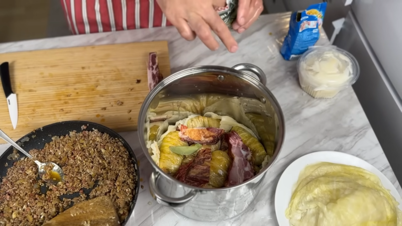 Sarma se može naći u različitim varijantama širom Balkana.